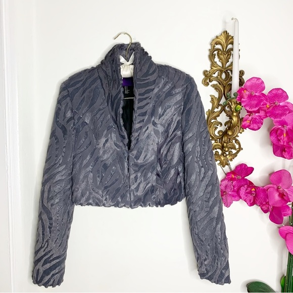 FOREVER 21 Faux Fur Crop Jacket - Picture 2 of 11